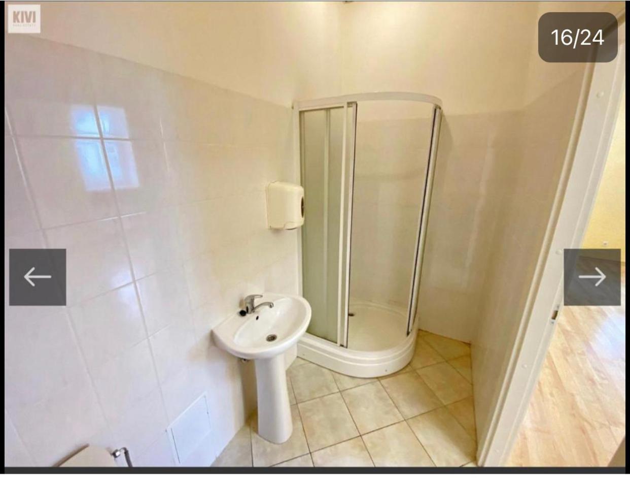 Escobars Backpackers Hostel Riga Luaran gambar